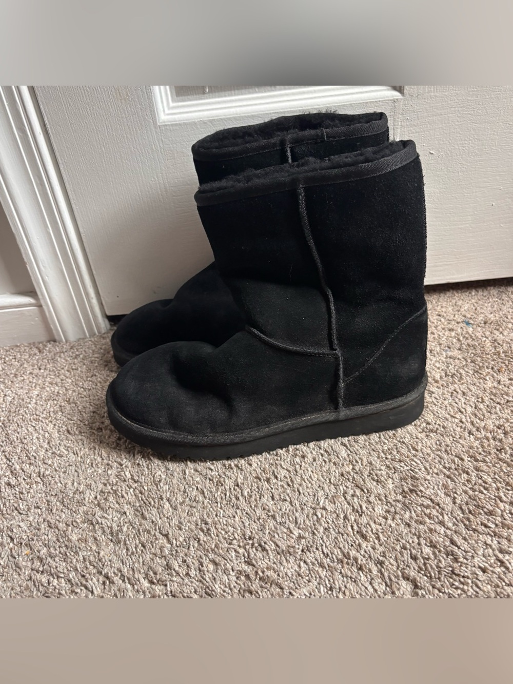 Koolaburra by UGG Black Suede Shearling Lined Boots Size 9